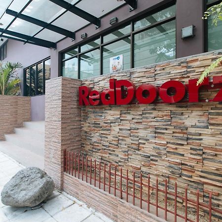 Reddoorz Plus At Evangelista Street Makati Makati City Kültér fotó