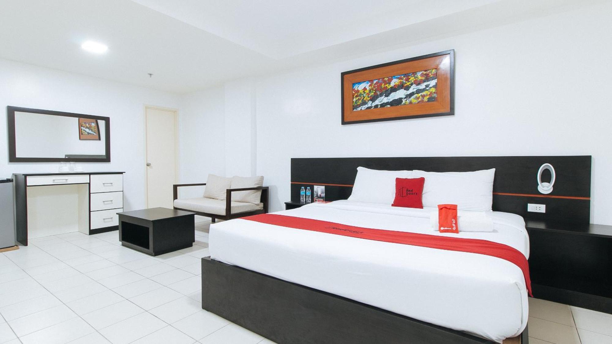 Reddoorz Plus At Evangelista Street Makati Makati City Kültér fotó