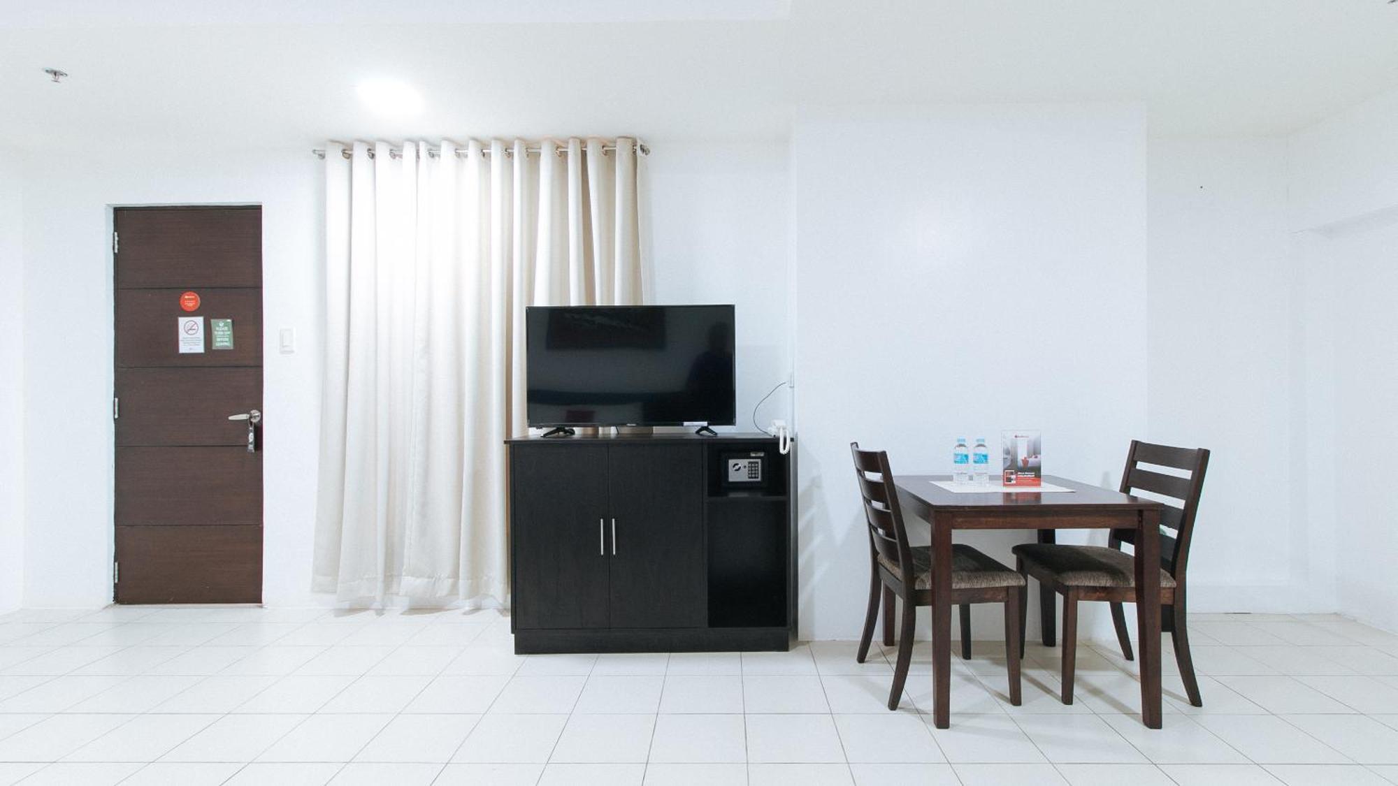 Reddoorz Plus At Evangelista Street Makati Makati City Kültér fotó