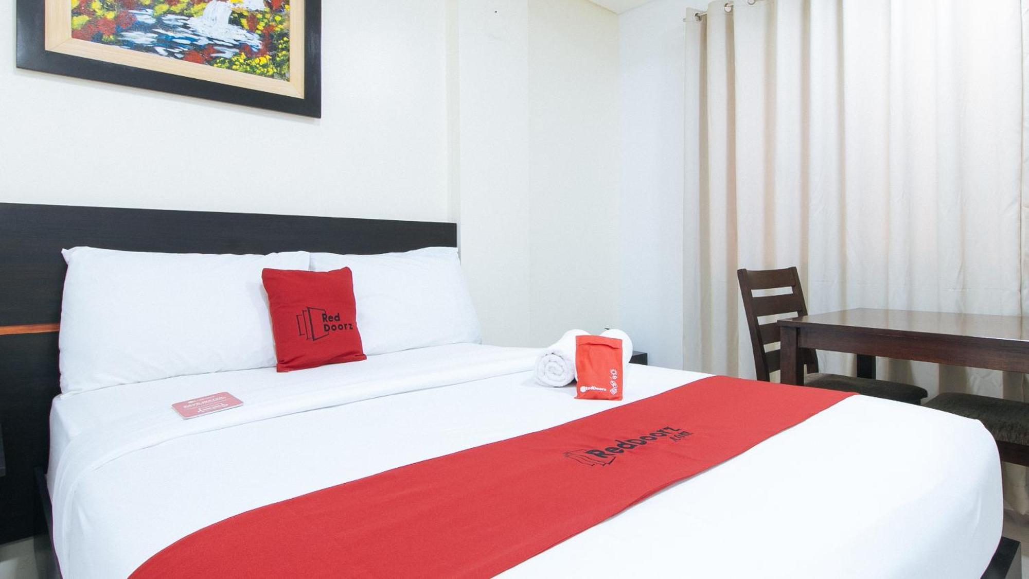 Reddoorz Plus At Evangelista Street Makati Makati City Kültér fotó