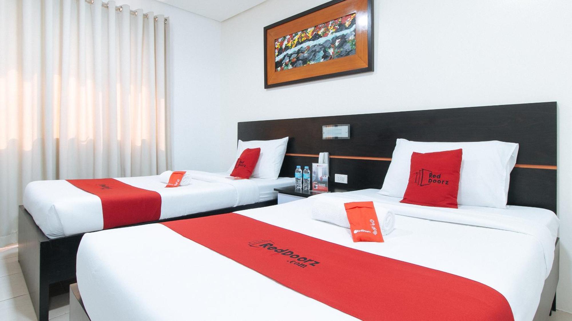 Reddoorz Plus At Evangelista Street Makati Makati City Kültér fotó