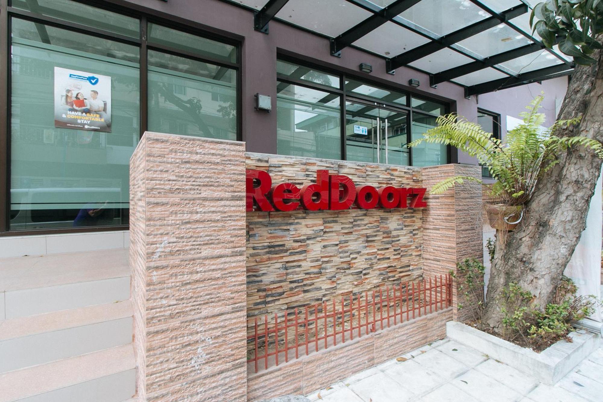 Reddoorz Plus At Evangelista Street Makati Makati City Kültér fotó