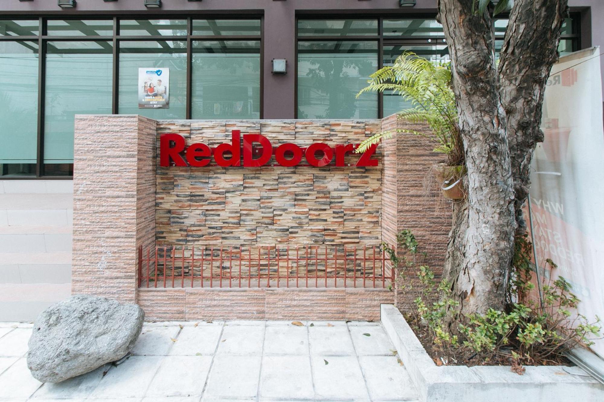 Reddoorz Plus At Evangelista Street Makati Makati City Kültér fotó