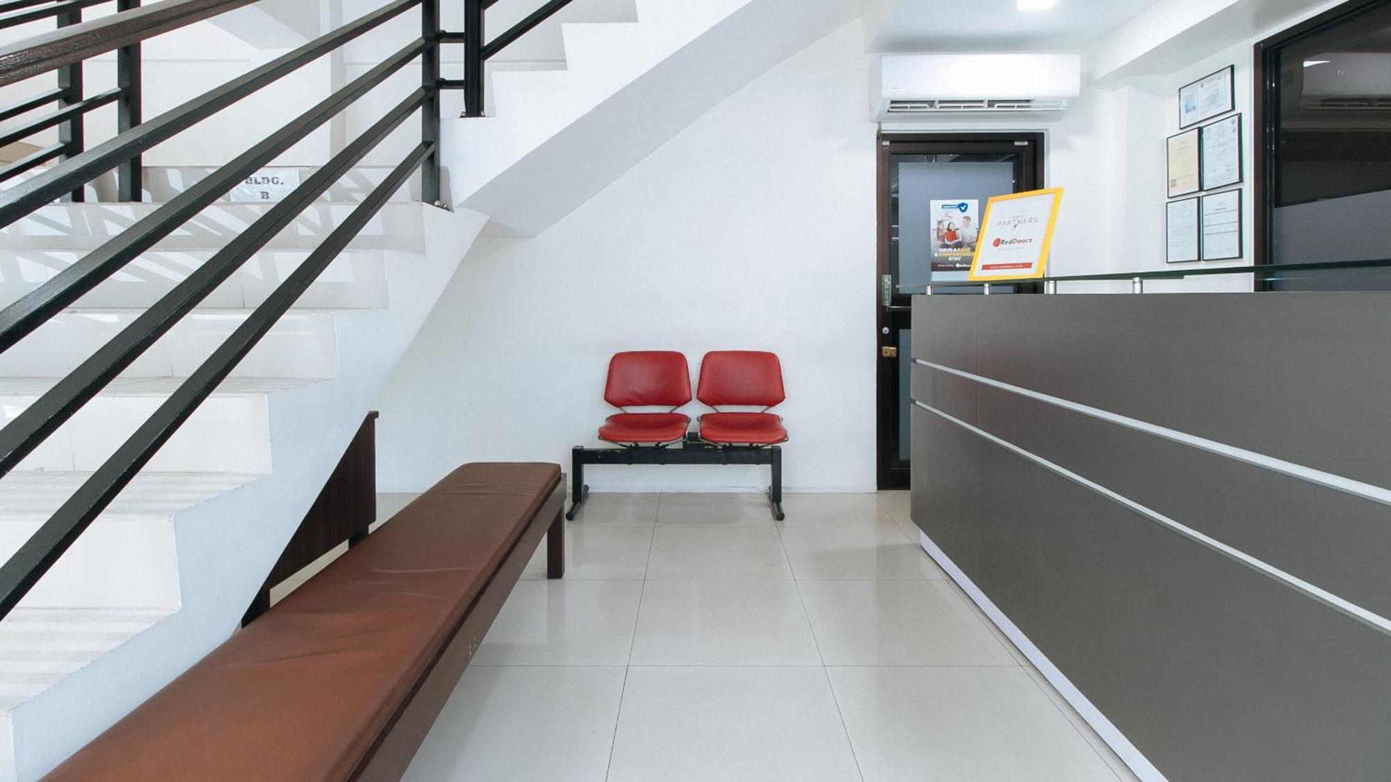 Reddoorz Plus At Evangelista Street Makati Makati City Kültér fotó