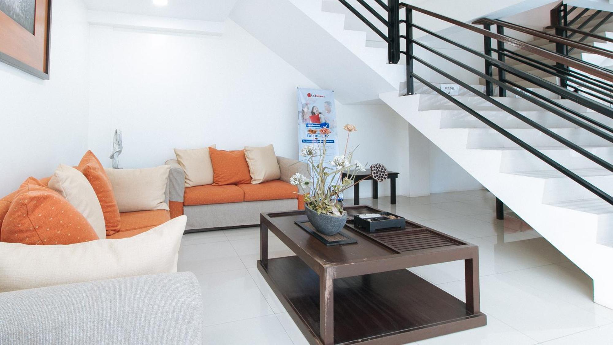 Reddoorz Plus At Evangelista Street Makati Makati City Kültér fotó