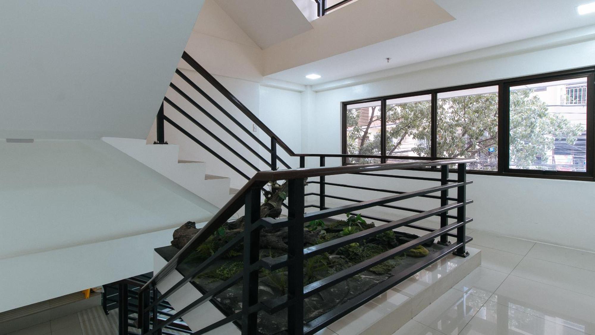 Reddoorz Plus At Evangelista Street Makati Makati City Kültér fotó