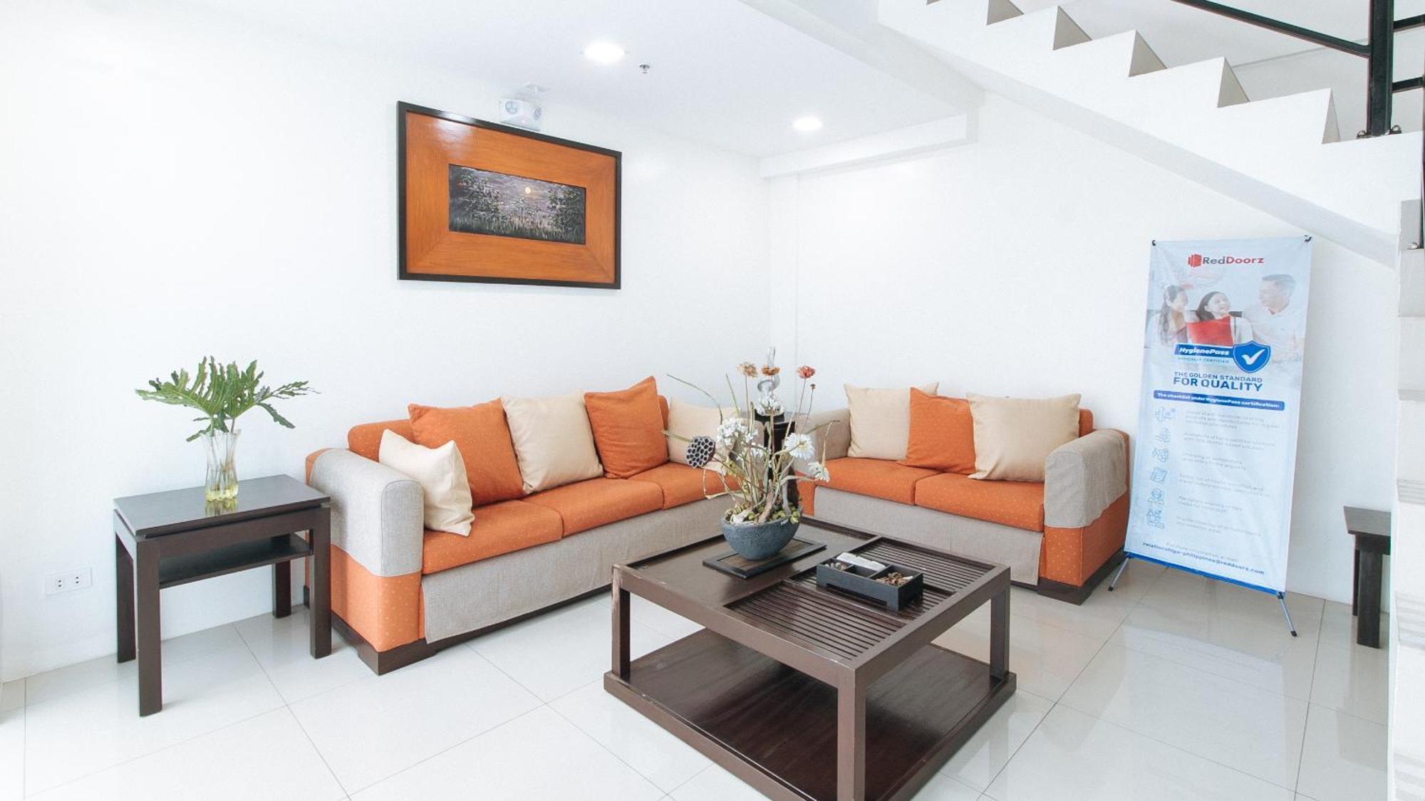 Reddoorz Plus At Evangelista Street Makati Makati City Kültér fotó