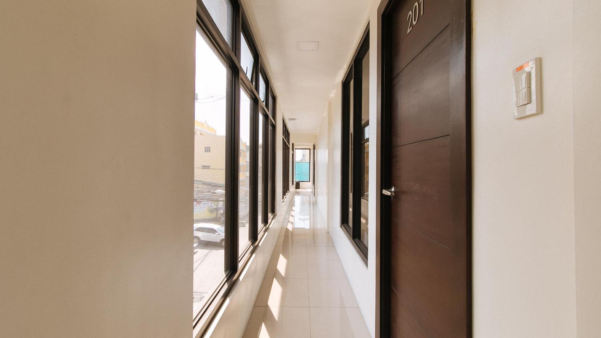 Reddoorz Plus At Evangelista Street Makati Makati City Kültér fotó